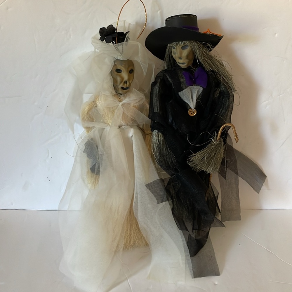 Voodoo Haunted Straw Bride and Groom Halloween Hanging Decor - Picture 1 of 6